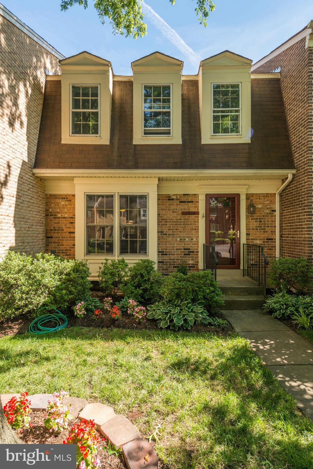 7918 Treeside Court Springfield, VA 22152 - Photo 2 of 30 Exterior (Front)