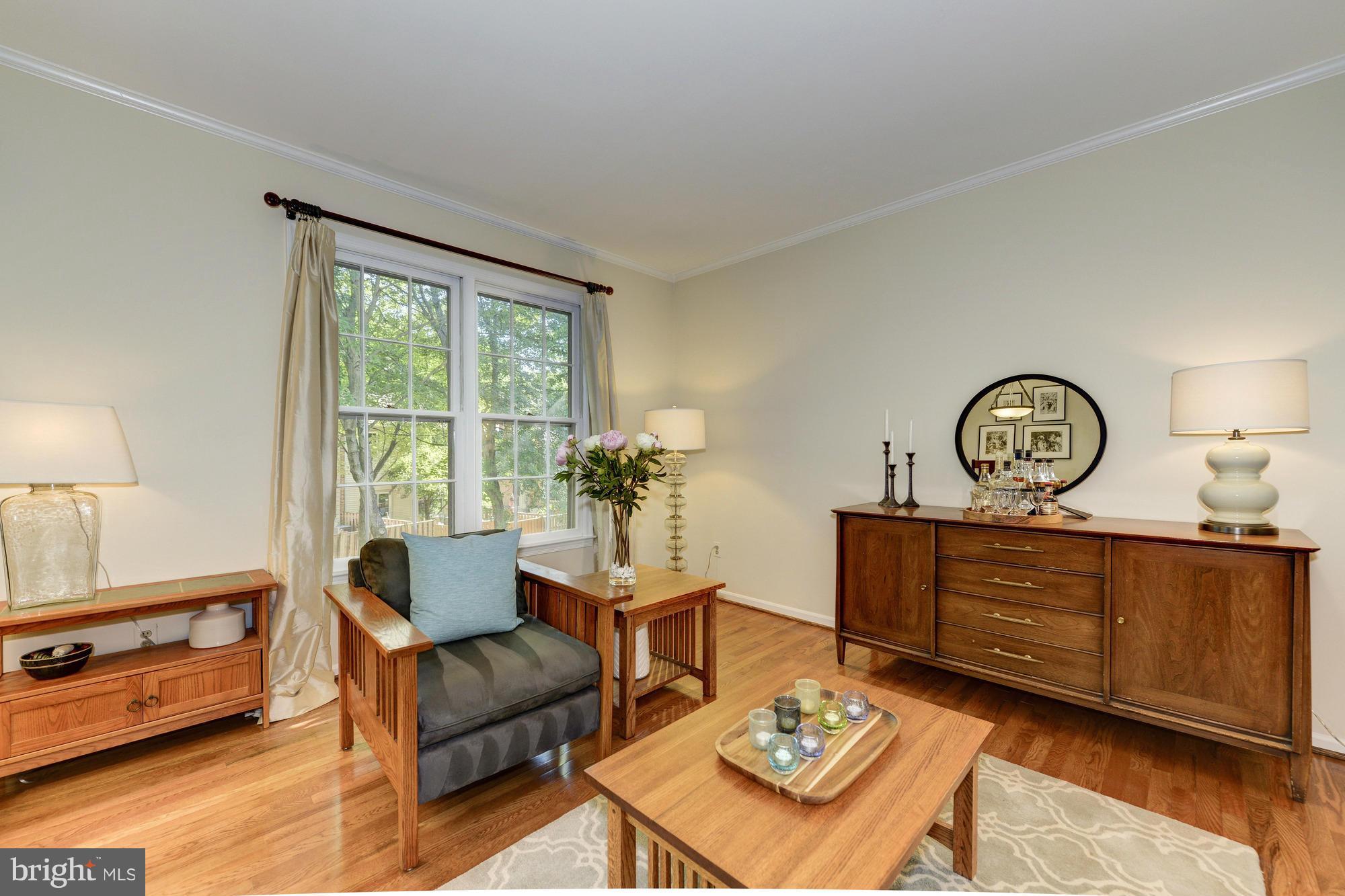 7918 Treeside Court Springfield, VA 22152 - Photo 5 of 30 Living Room
