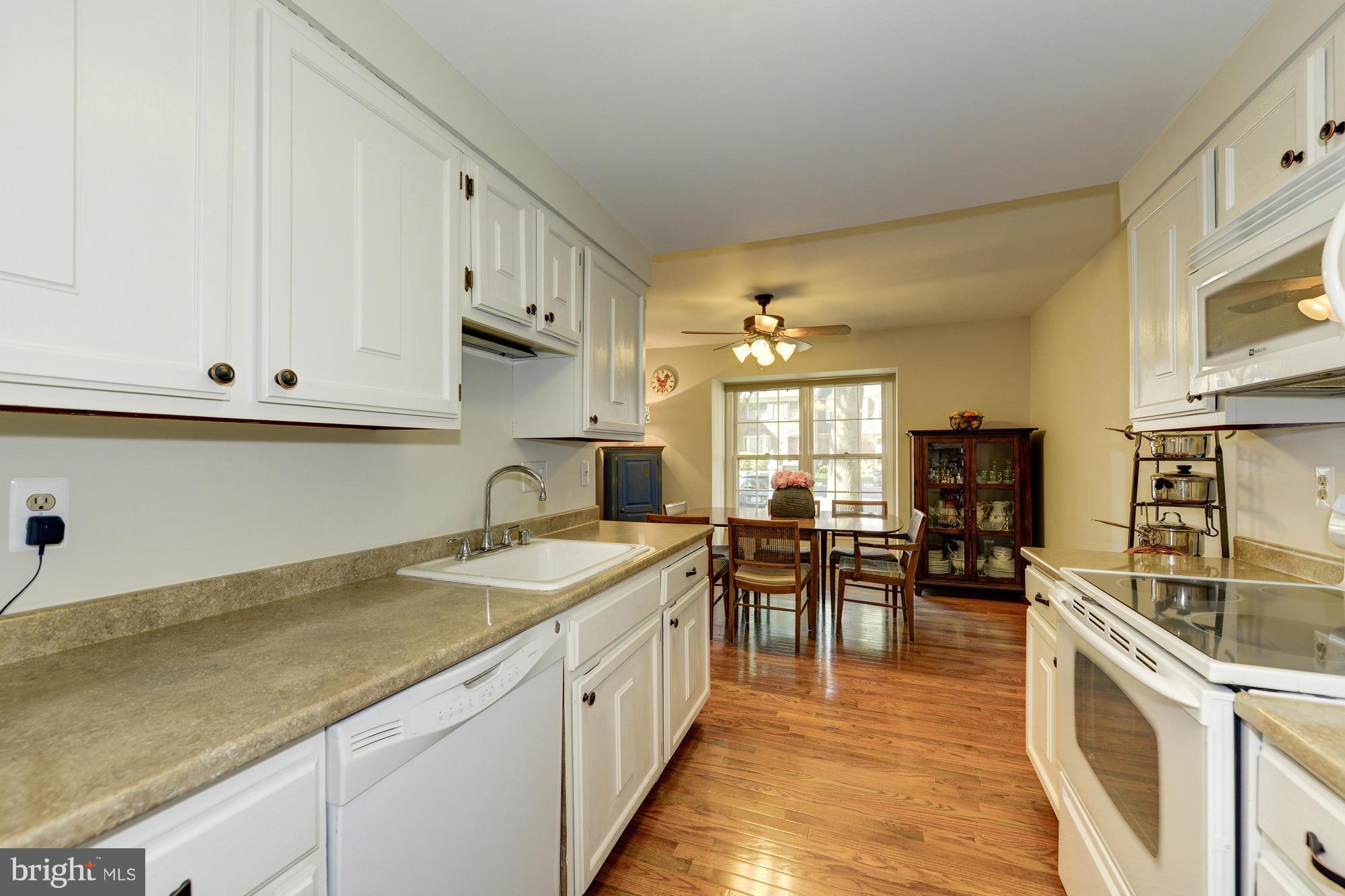 7918 Treeside Court Springfield, VA 22152 - Photo 10 of 30 Kitchen