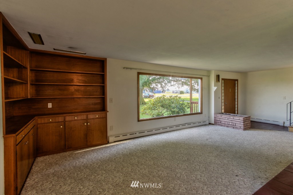 15057 Field Road Bow, WA 98232 - Photo 3 of 15 Gallery Image 3