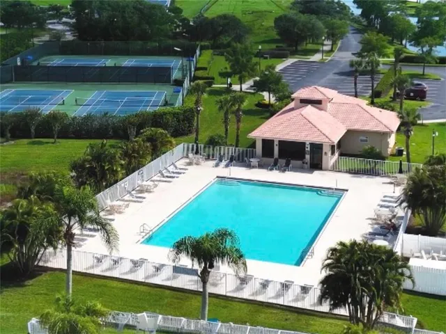 $465,000 | 14138 Castle Rock Drive, Orlando, FL 32828