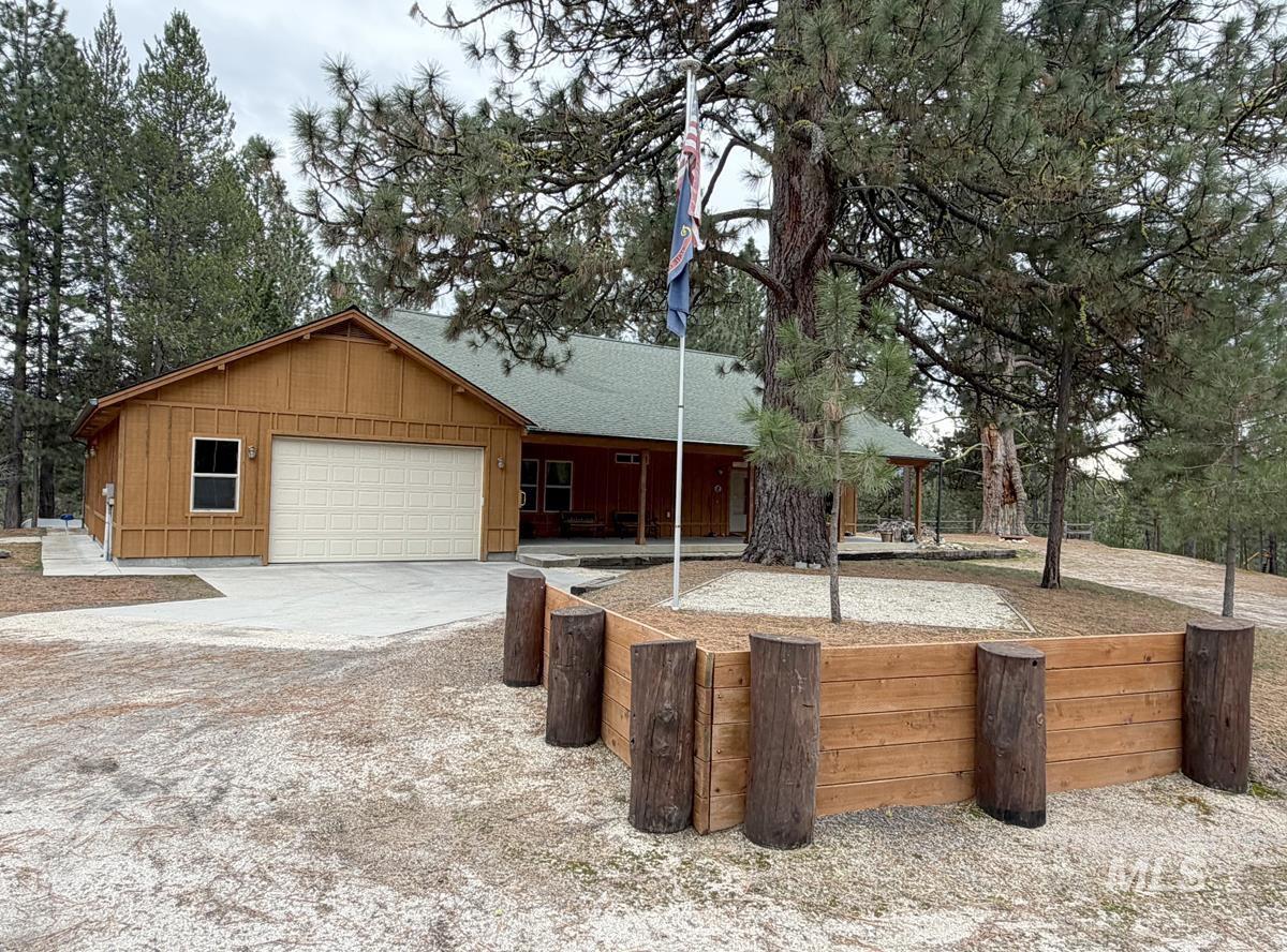 7 Carey Way Cascade, ID 83611 - Photo 1 of 43