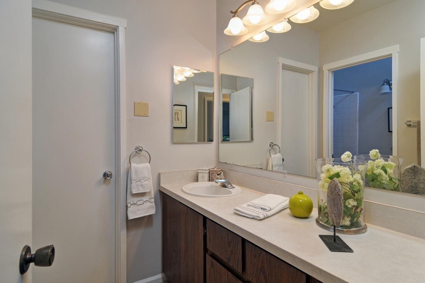 32 Farm Road Los Altos, CA 94024 - Photo 12 of 22