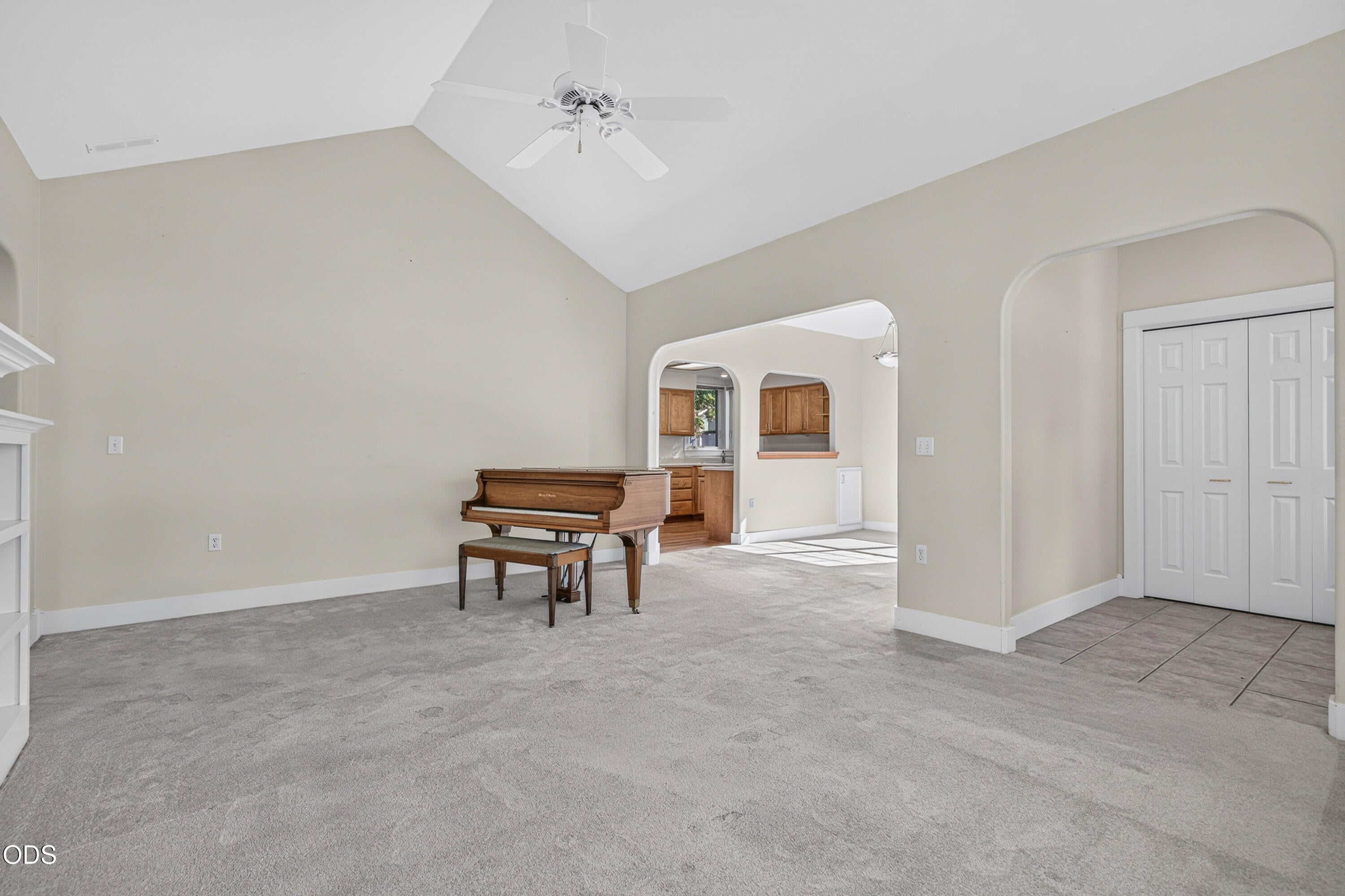 761 Nepenthe Road Ashland, OR 97520 - Photo 6 of 31 Gallery Image 6