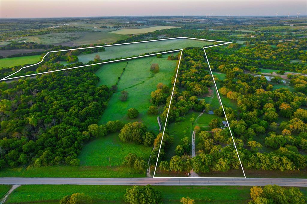 7526 Fm 2114 Road Hubbard, TX 76648 - Photo 3 of 40 a view of a yard