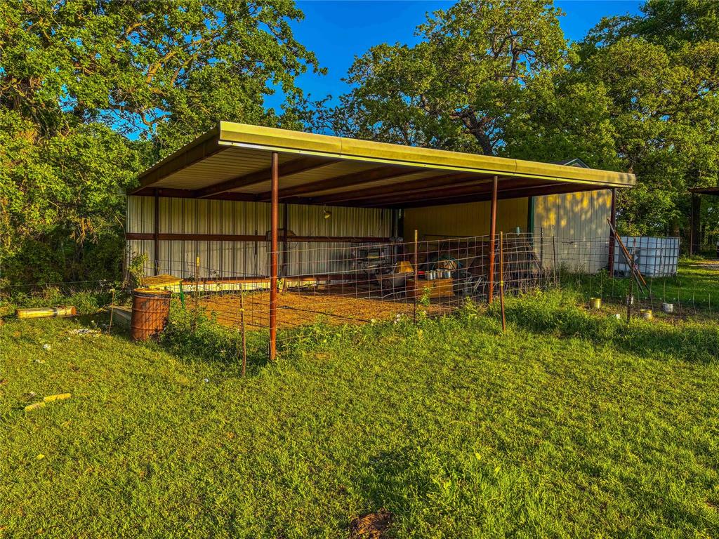 7526 Fm 2114 Road Hubbard, TX 76648 - Photo 40 of 40 a backyard of a house with lots of green space