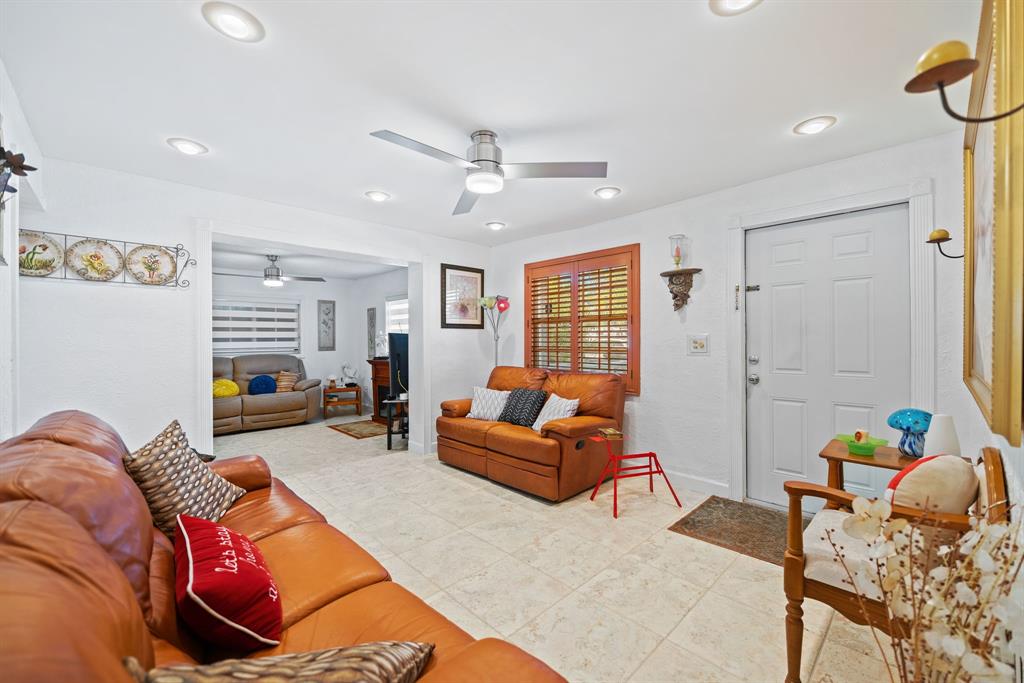 466 East 62nd Street Hialeah, FL 33013 - Photo 4 of 29