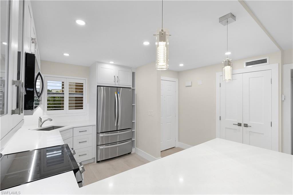 57 High Point Circle West, Unit 104 Naples, FL 34103 - Photo 8 of 31