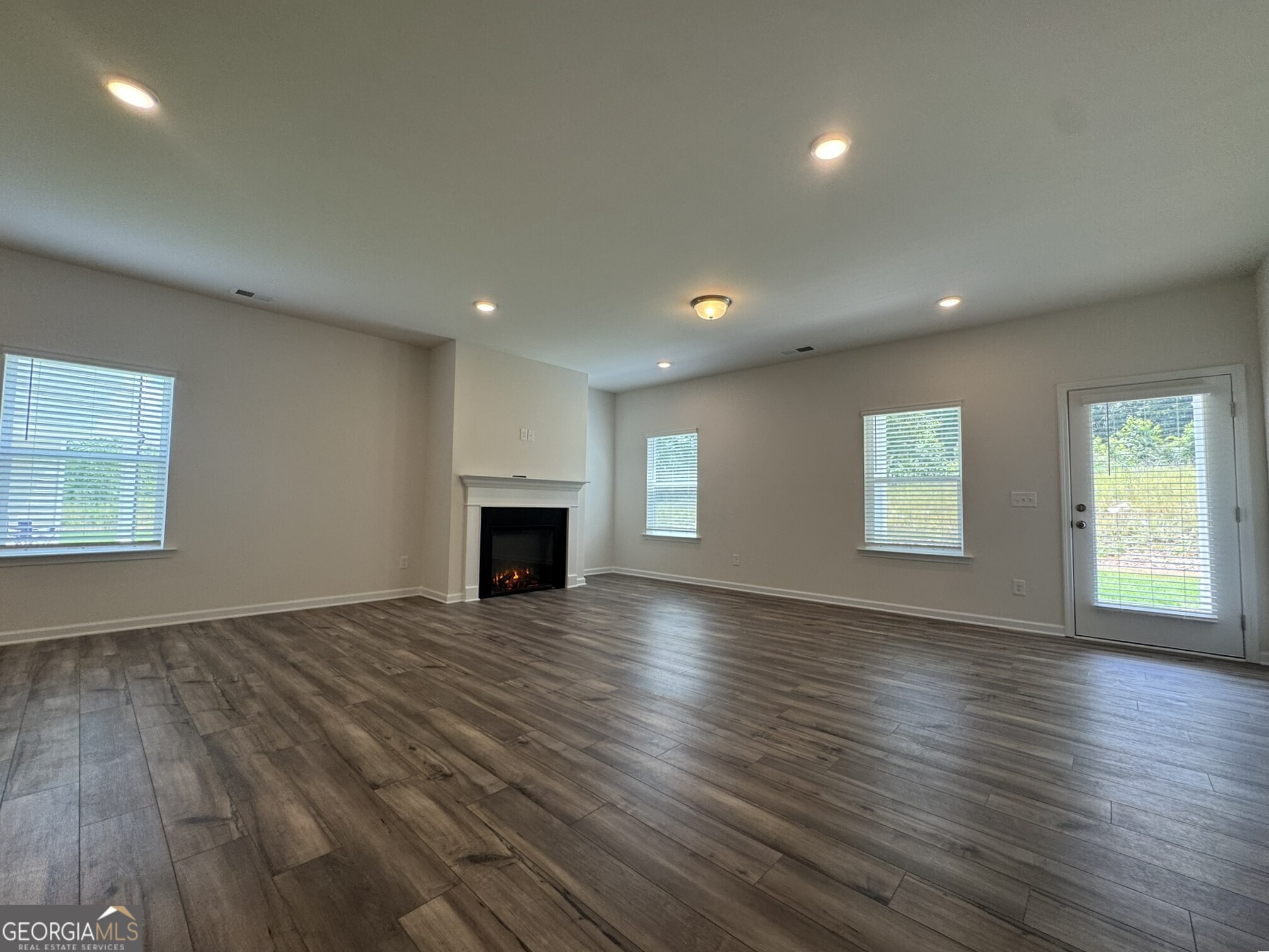 129 Sycamore Lane Calhoun, GA 30701 - Photo 13 of 28