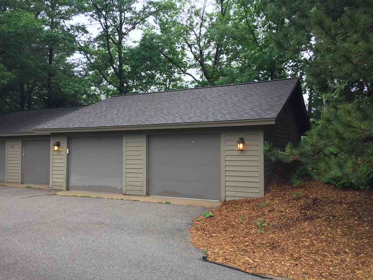 6462 Mission Ridge Traverse City, MI 49686 - Photo 2 of 33 1856273-1.JPG