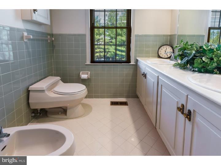 525 Bartram Road Moorestown, NJ 08057 - Photo 15 of 25