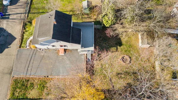 $439,900 | 4 Bellview Road, Branford, CT 06405