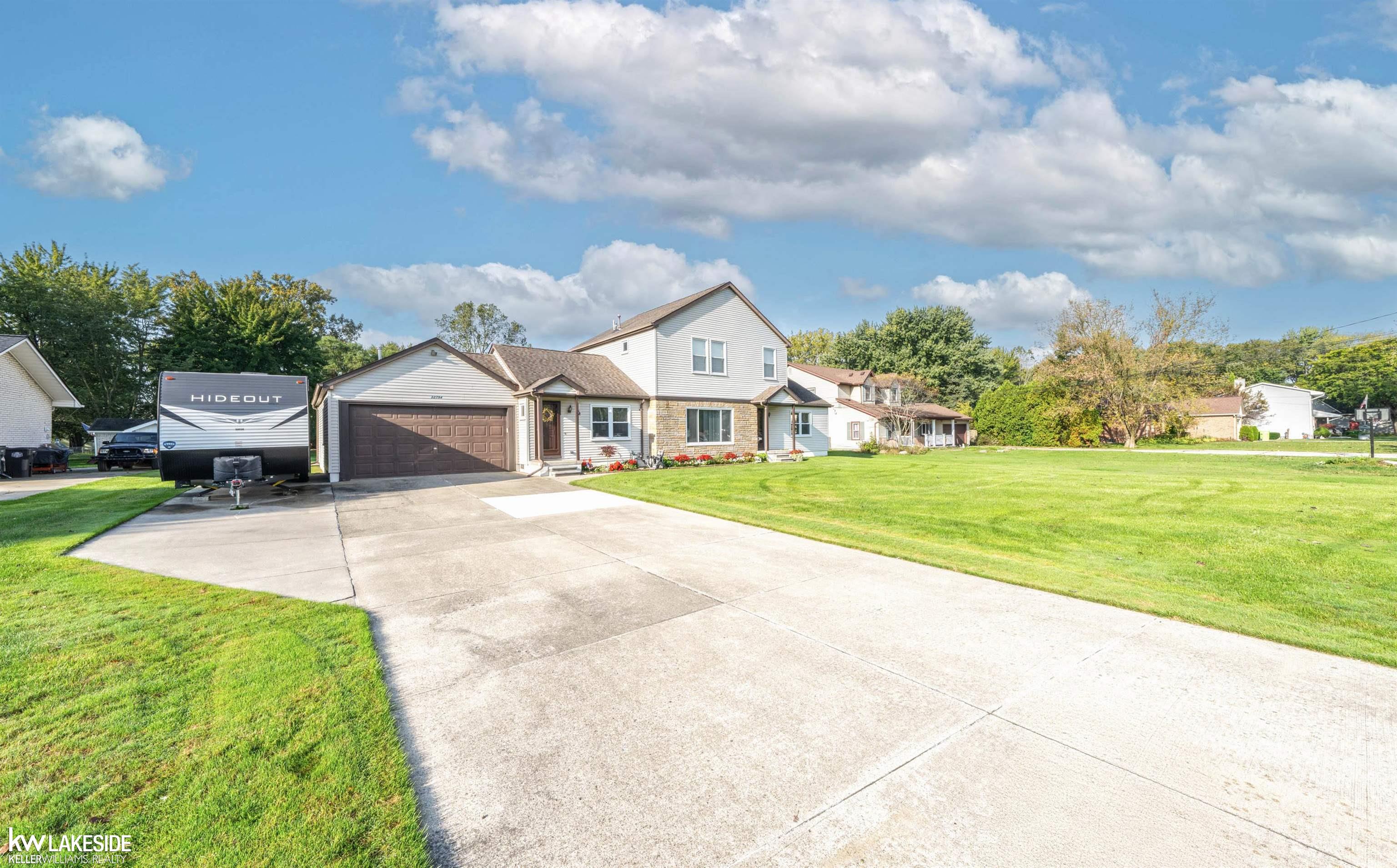 32794 Sutton Road New Baltimore, MI 48047 - Photo 11 of 32 Lots of parking