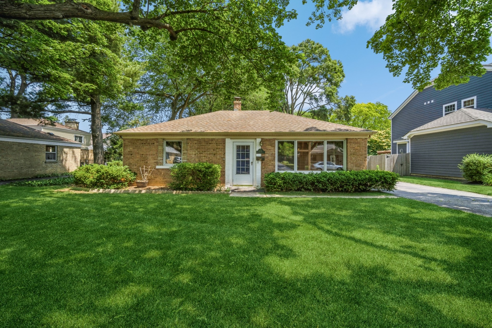 606 Hampton Terrace, Libertyville, IL 60048 Compass