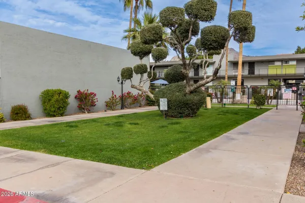 $1,400 | 7141 North 16th Street, Unit 234, Phoenix, AZ 85020