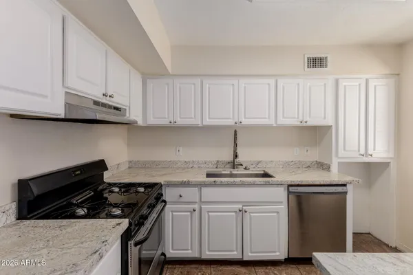 $1,400 | 7141 North 16th Street, Unit 234, Phoenix, AZ 85020