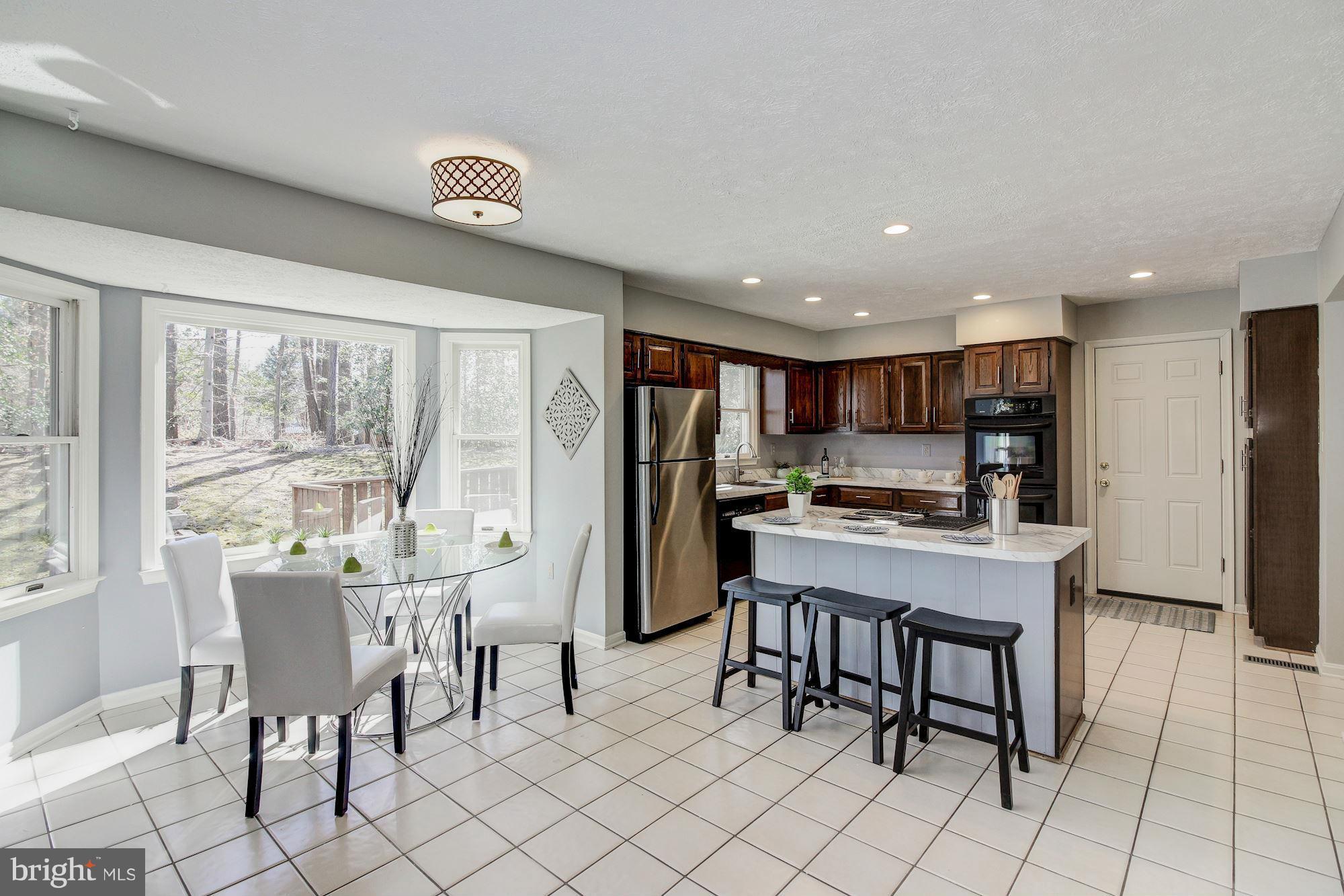7411 Jenna Road Springfield, VA 22153 - Photo 7 of 30 Kitchen