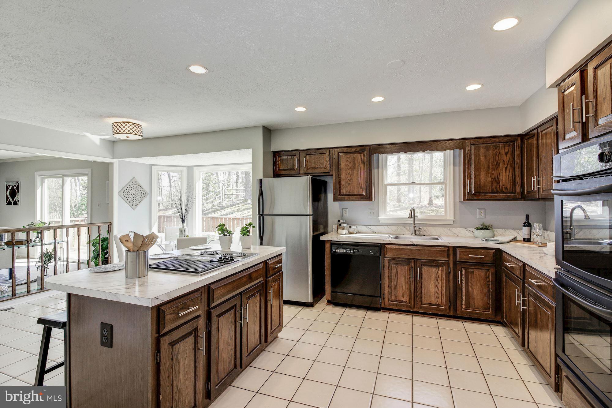 7411 Jenna Road Springfield, VA 22153 - Photo 8 of 30 Kitchen