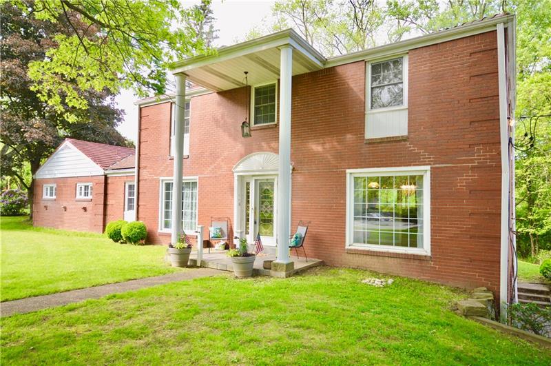 3576 Ridgewood Drive Pittsburgh, PA 15235 - Photo 2 of 25 GRAND ENTRACE