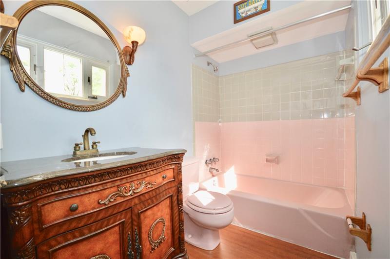 3576 Ridgewood Drive Pittsburgh, PA 15235 - Photo 13 of 25 1ST FLOOR GUEST FULL BATHROOM