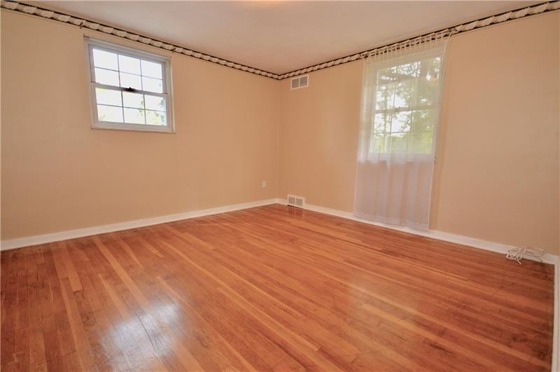 3576 Ridgewood Drive Pittsburgh, PA 15235 - Photo 18 of 25 3RD BEDROOM