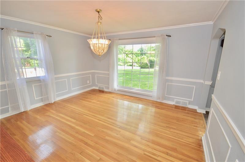 3576 Ridgewood Drive Pittsburgh, PA 15235 - Photo 6 of 25 DINING ROOM
