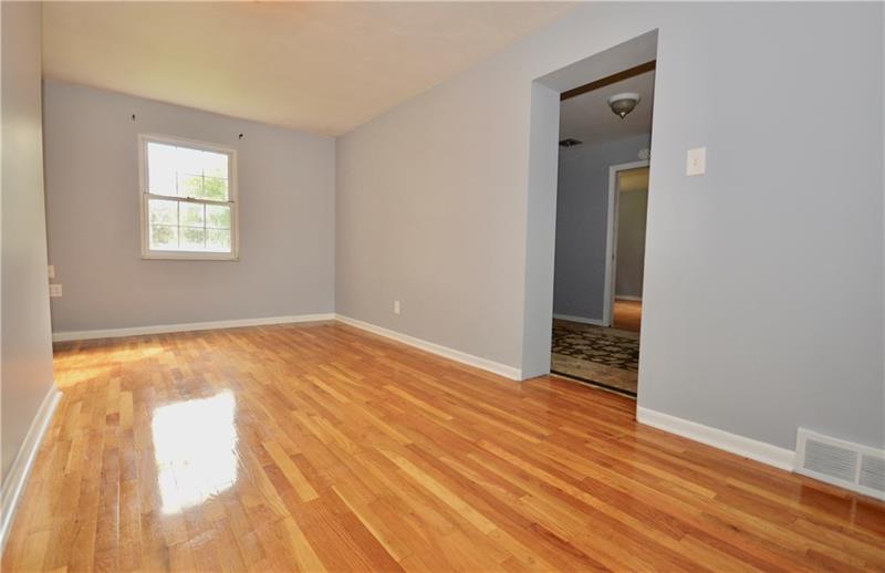 3576 Ridgewood Drive Pittsburgh, PA 15235 - Photo 9 of 25 DEN OR OFFICE