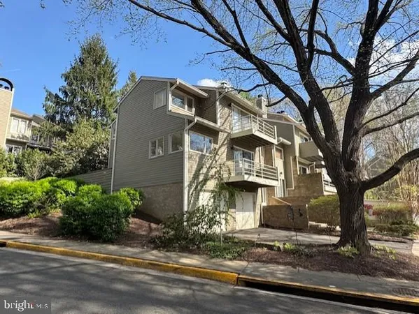 $895,000 | 1944 Lakeport Way, Reston, VA 20191