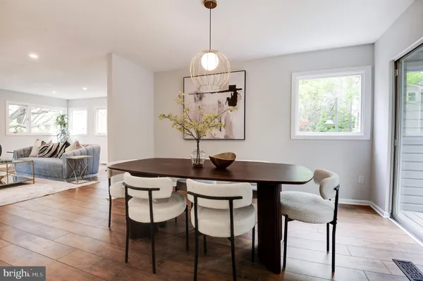 $895,000 | 1944 Lakeport Way, Reston, VA 20191