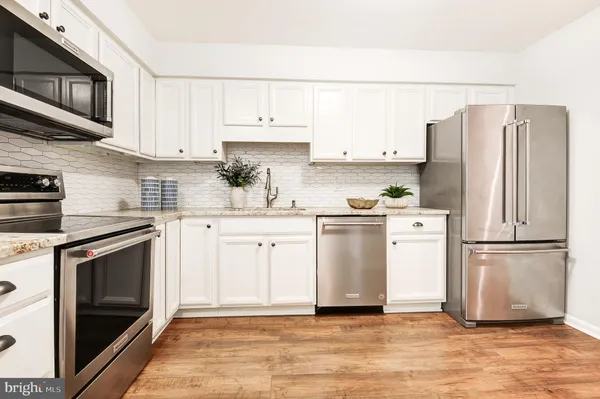 $895,000 | 1944 Lakeport Way, Reston, VA 20191