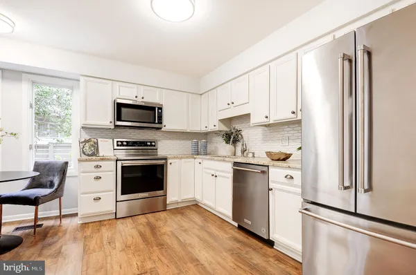 $895,000 | 1944 Lakeport Way, Reston, VA 20191