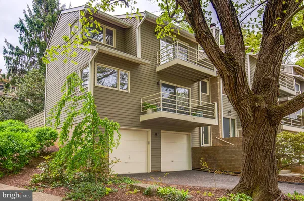 $895,000 | 1944 Lakeport Way, Reston, VA 20191