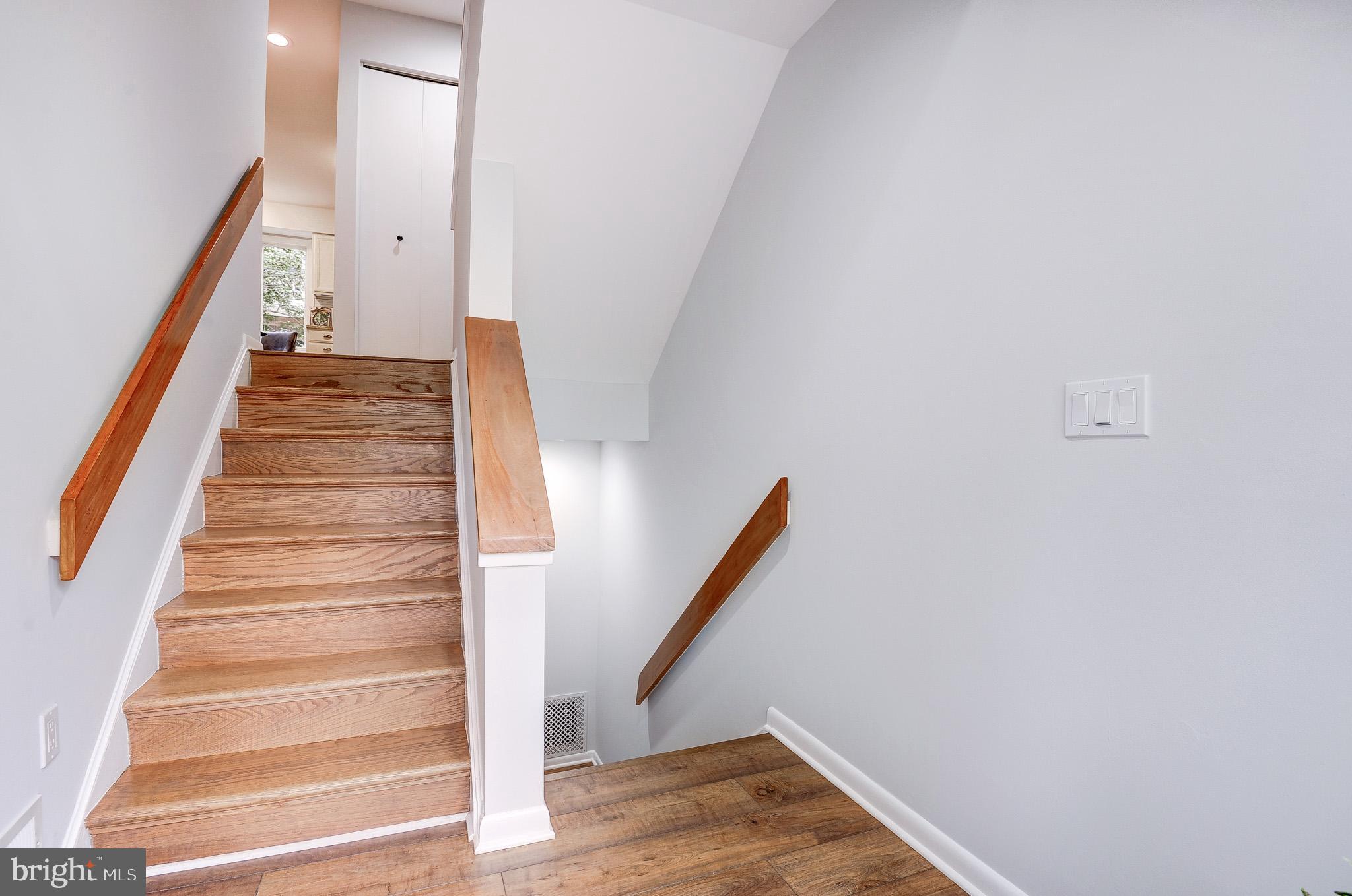 1944 Lakeport Way Reston, VA 20191 - Photo 3 of 51