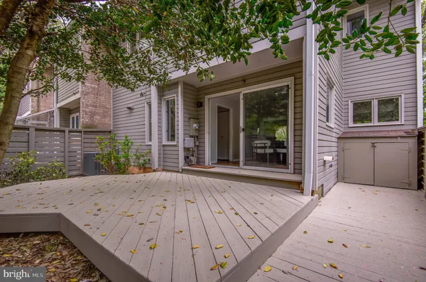 $895,000 | 1944 Lakeport Way, Reston, VA 20191