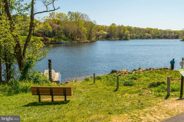 $895,000 | 1944 Lakeport Way, Reston, VA 20191
