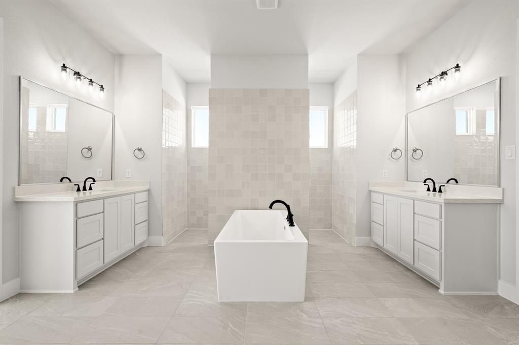 131 Adilynn Trail Venus, TX 76084 - Photo 34 of 40 23_131 Adilynn- Primary Suite-3