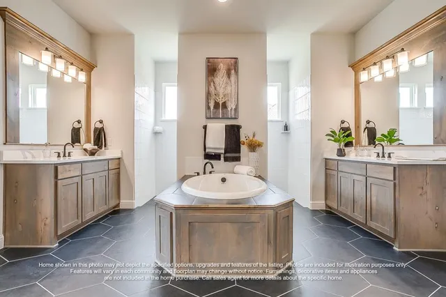 $749,900 | 131 Adilynn Trail, Venus, TX 76084