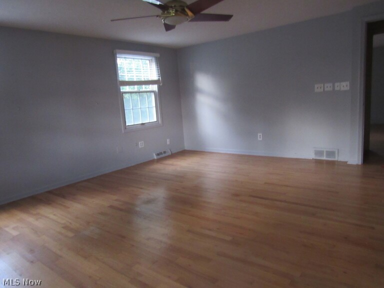 1847 Winchester Road Cleveland, OH 44124 - Photo 21 of 24 Bedroom 4