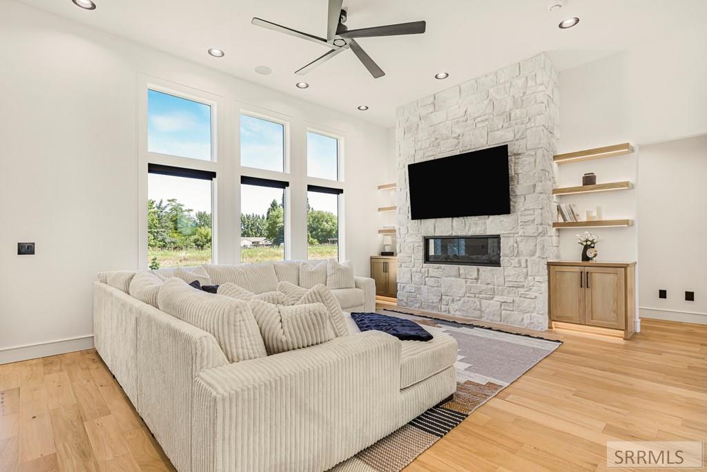 4109 East 218 North Rigby, ID 83442 - Photo 19 of 63 Living Room