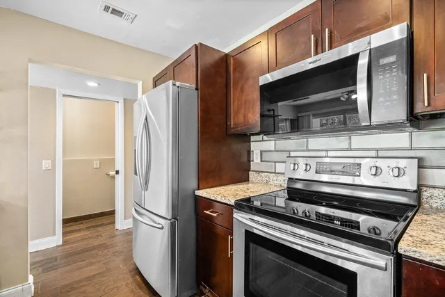 $235,000 | 5090 Elmhurst Road, Unit E, West Palm Beach, FL 33417