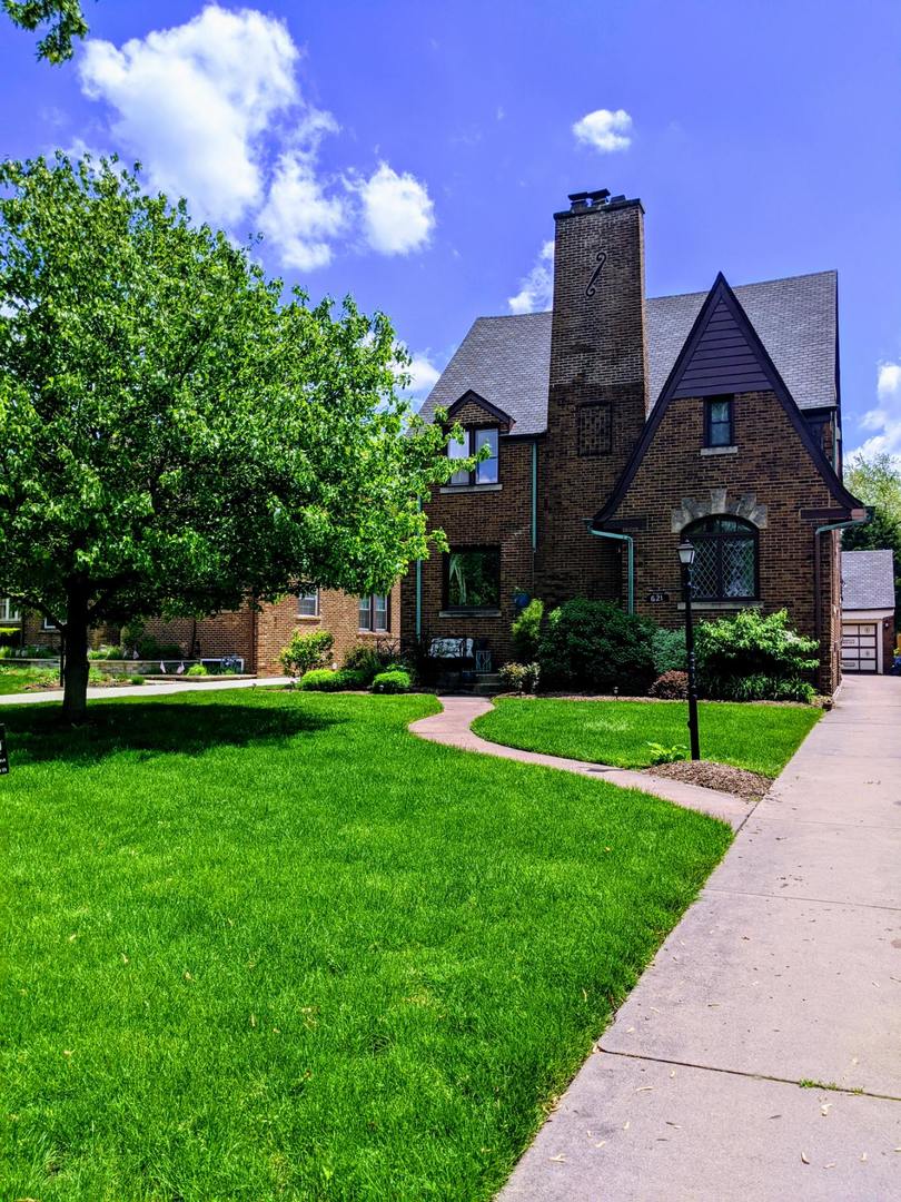 621 Uvedale Road Riverside, IL 60546 - Photo 1 of 20