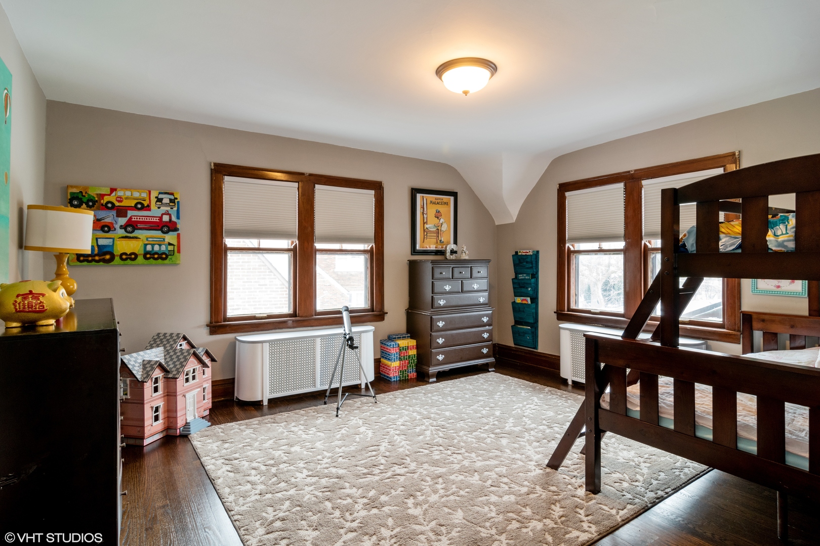 621 Uvedale Road Riverside, IL 60546 - Photo 12 of 20