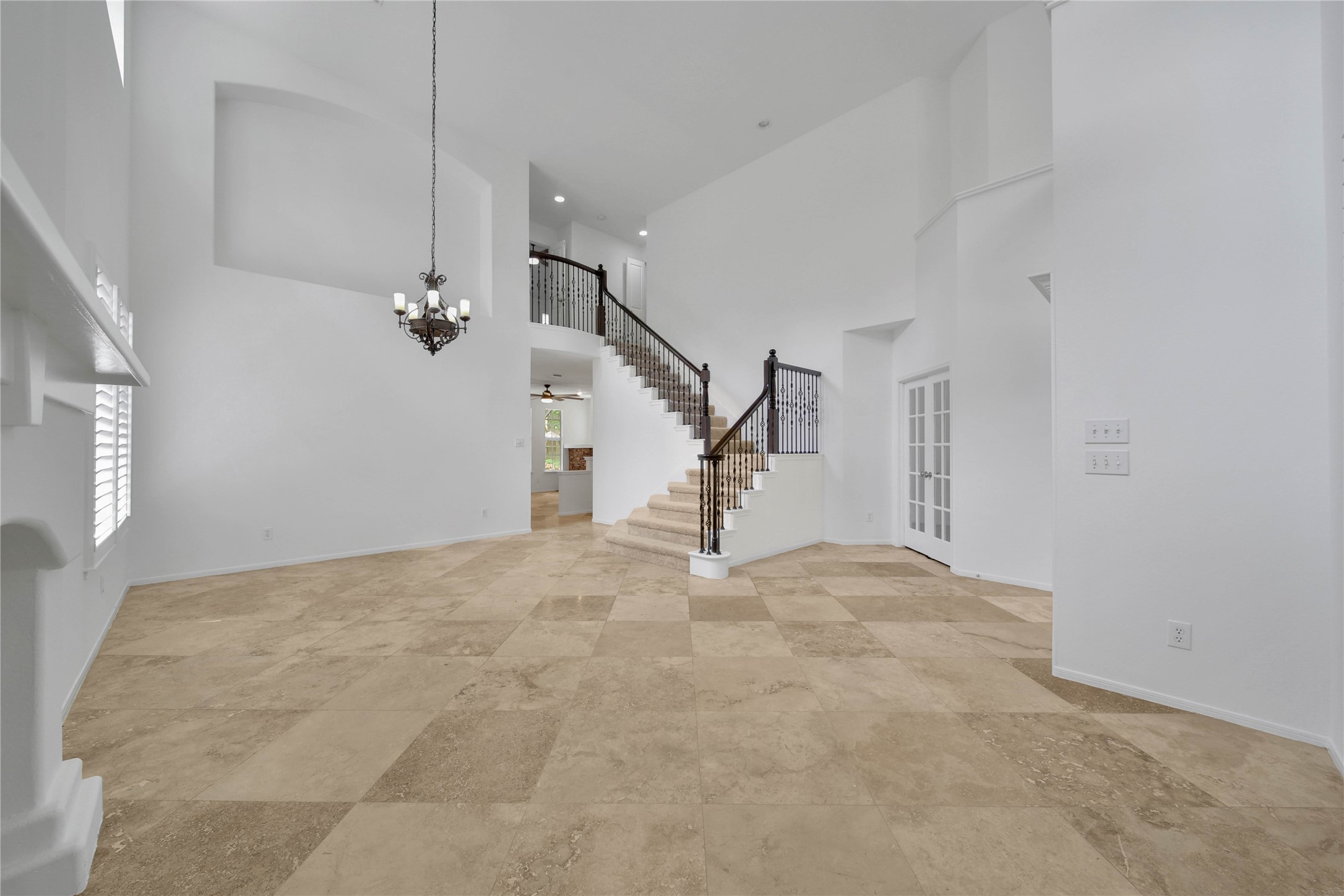 7 Churchdale Place Spring, TX 77382 - Photo 7 of 40 Living /dining