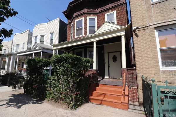 $865,000 | 1918 Holland Avenue | Van Nest