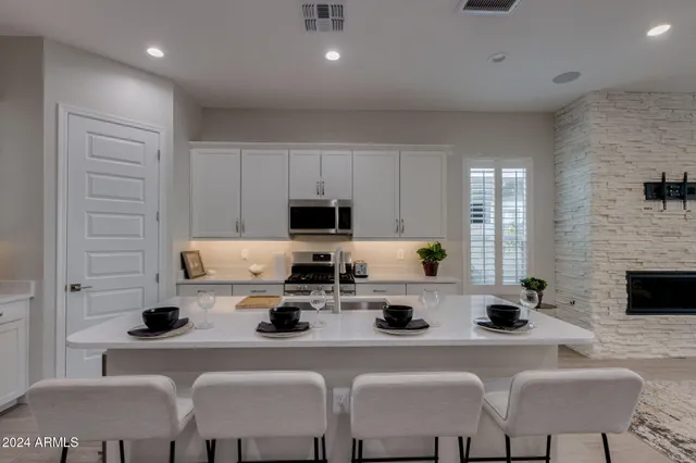 $3,000 | 10476 West Harmony Lane, Peoria, AZ 85382