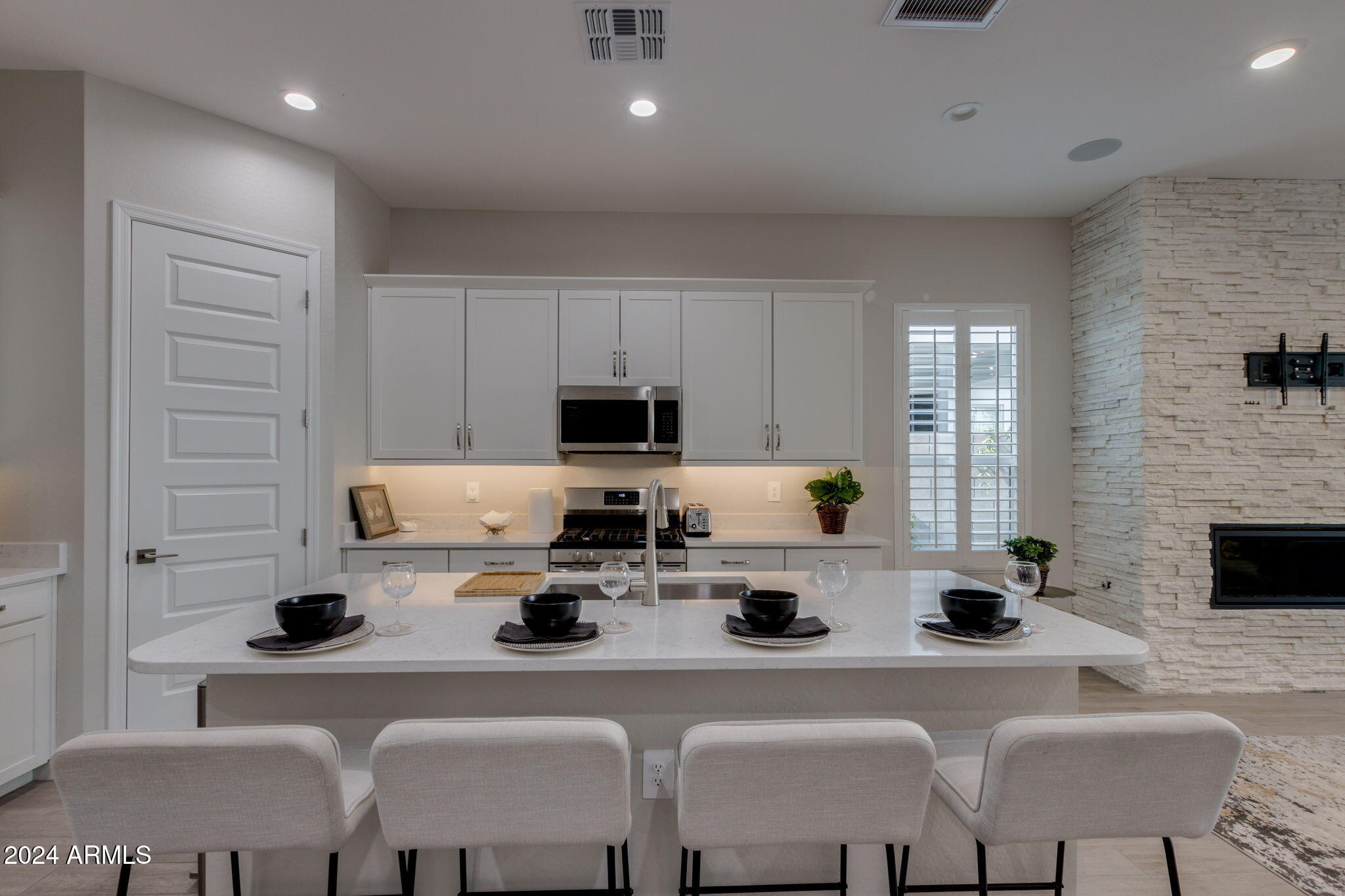 10476 West Harmony Lane Peoria, AZ 85382 - Photo 21 of 41 21-web-or-mls-10476 w harmony ln -21