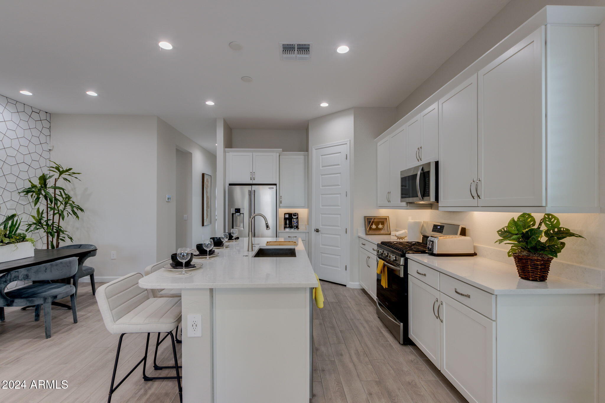 10476 West Harmony Lane Peoria, AZ 85382 - Photo 23 of 41 23-web-or-mls-10476 w harmony ln -23