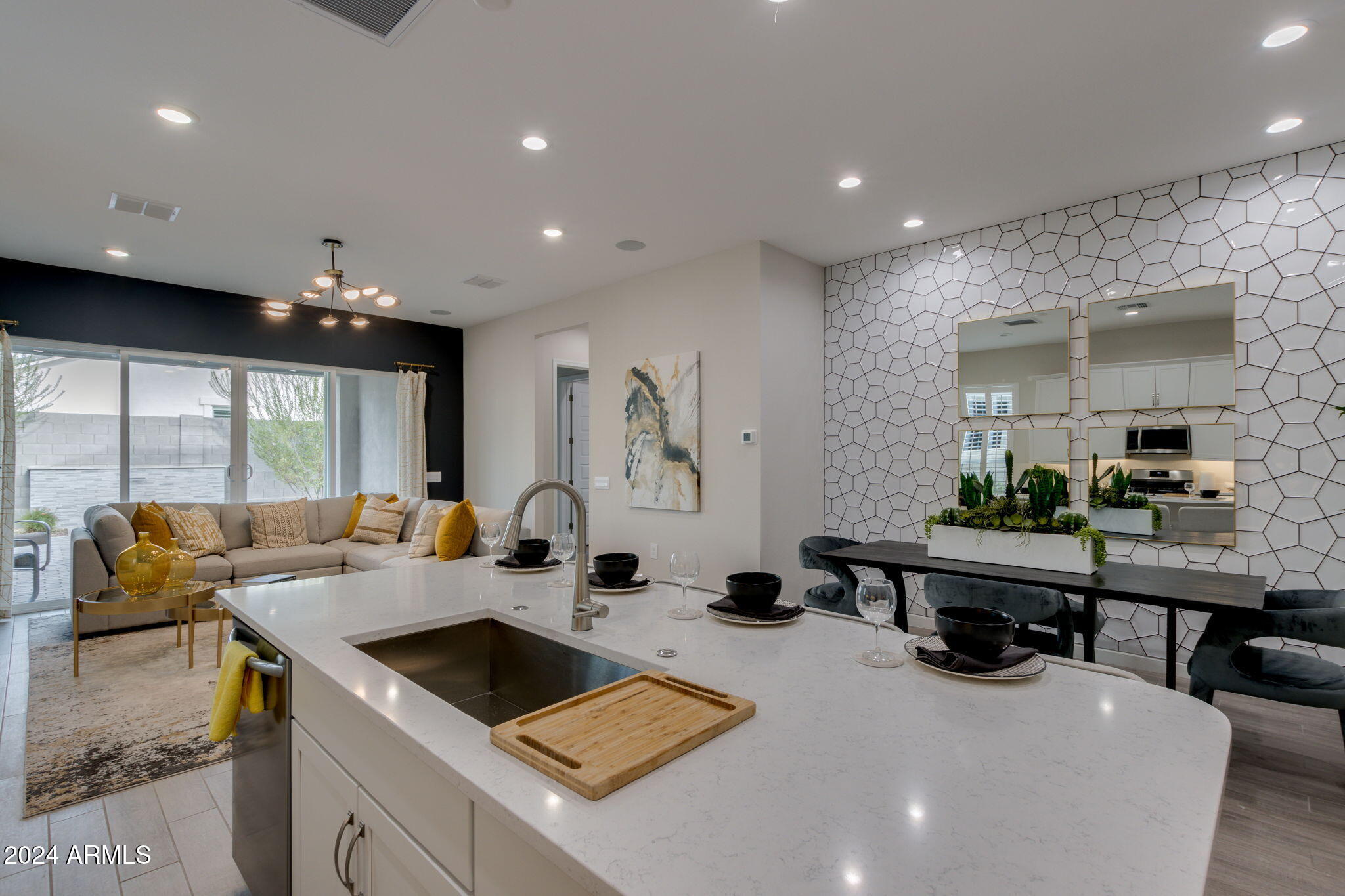 10476 West Harmony Lane Peoria, AZ 85382 - Photo 24 of 41 24-web-or-mls-10476 w harmony ln -24