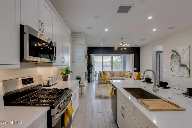 $3,000 | 10476 West Harmony Lane, Peoria, AZ 85382