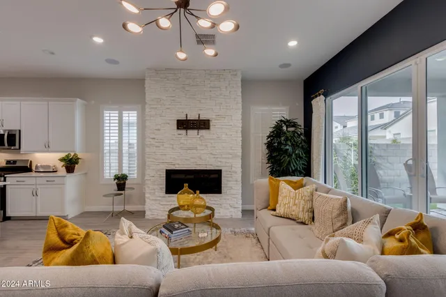 $3,000 | 10476 West Harmony Lane, Peoria, AZ 85382